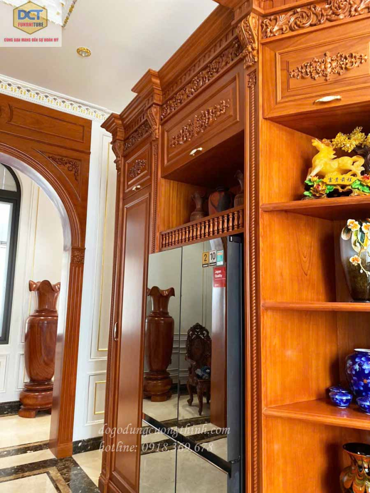 Mẫu tủ bếp cổ điển đẳng cấp gỗ gõ đỏ TB54